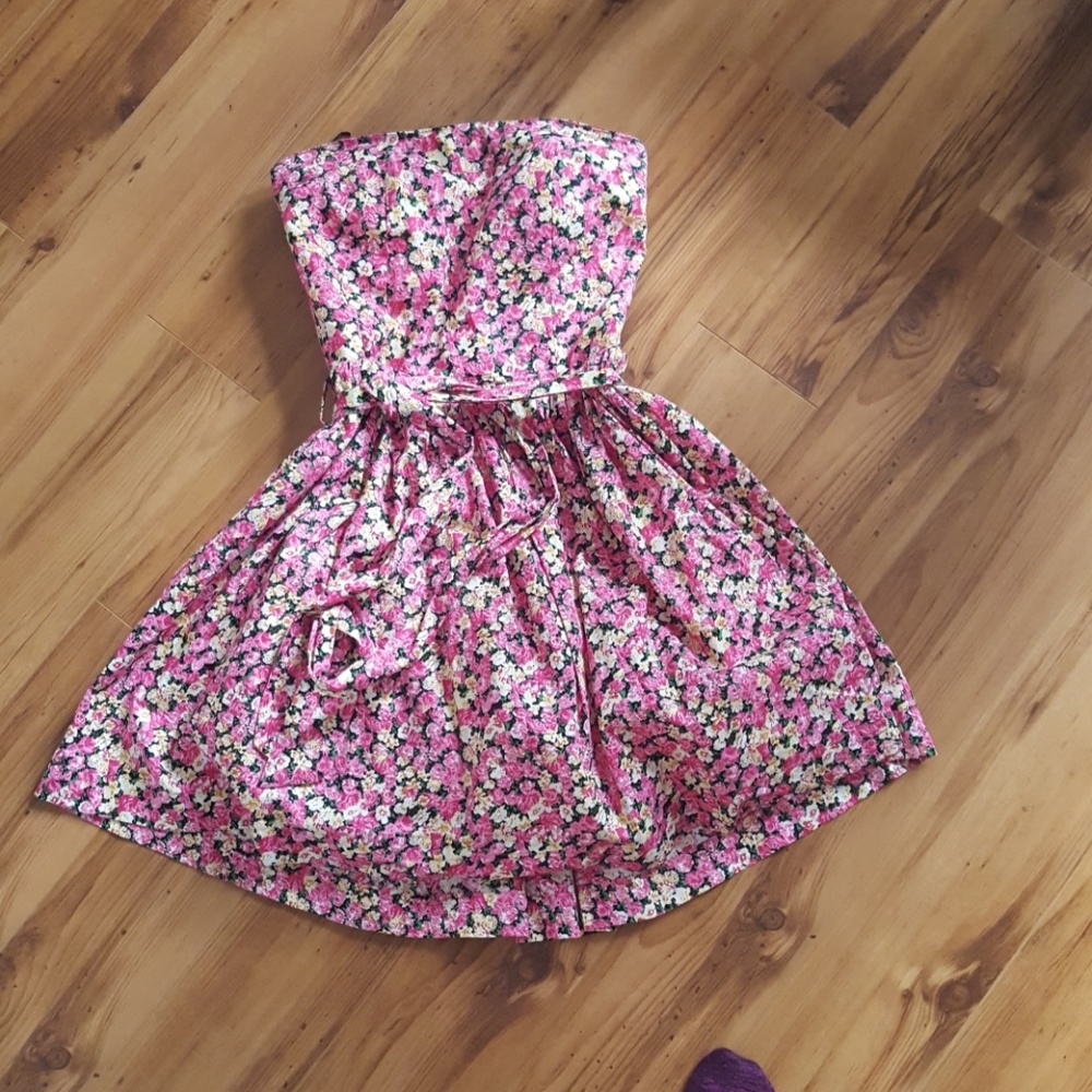 Strapless dress